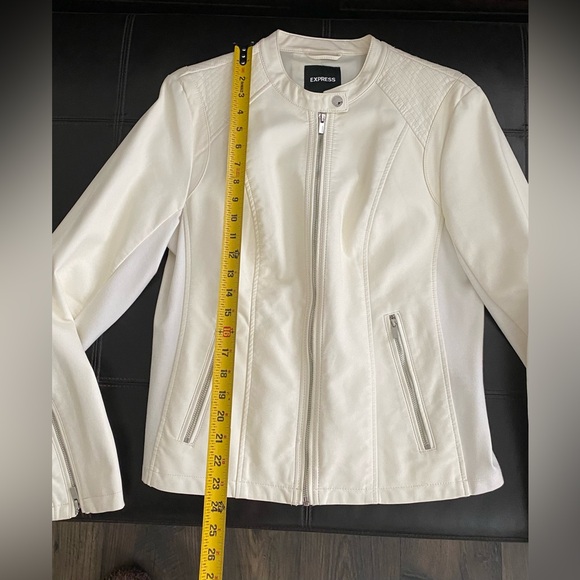 NWOT. Express Faux Leather Moto
Jacket, Sz L - Picture 5 of 10